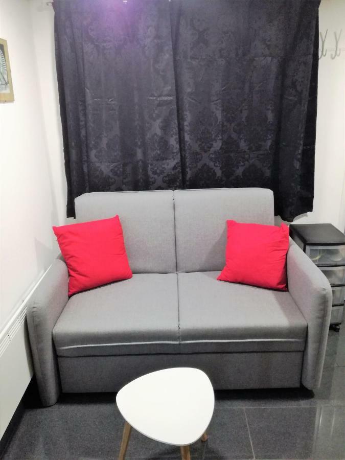 Apartment R.i.s.- Rest In Siska *